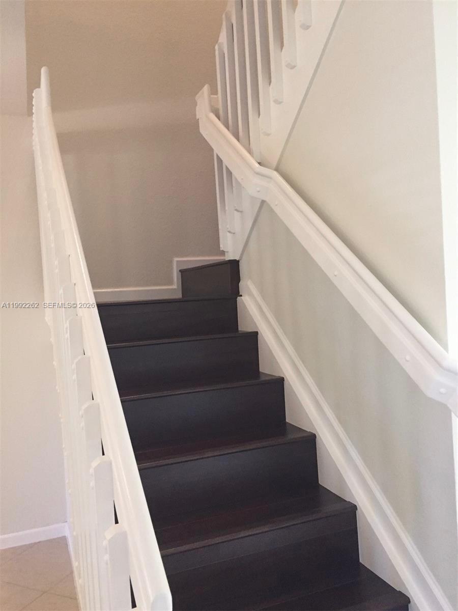 MANDARIN LAKES - Residential Lease