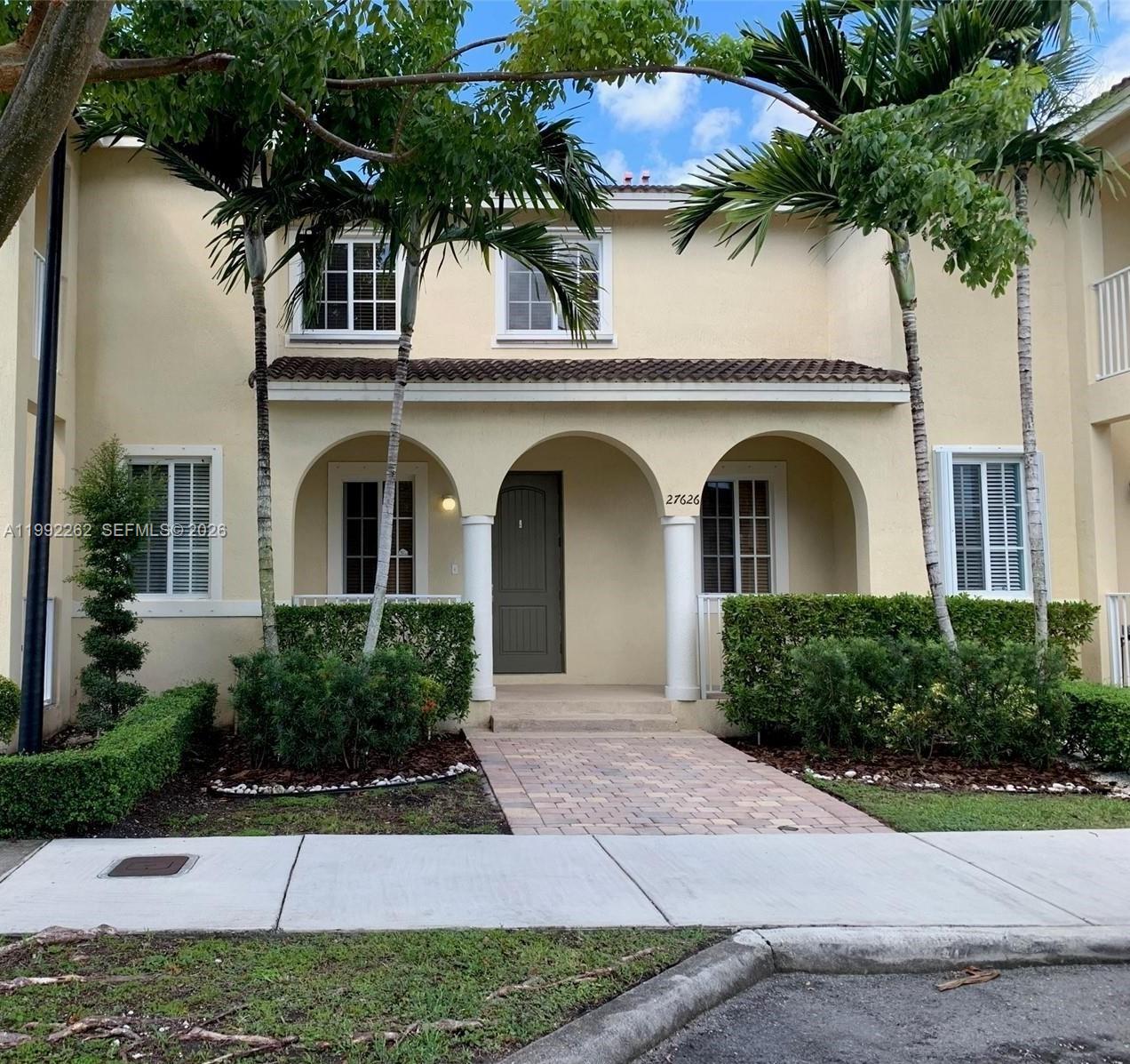 MANDARIN LAKES - Residential Lease