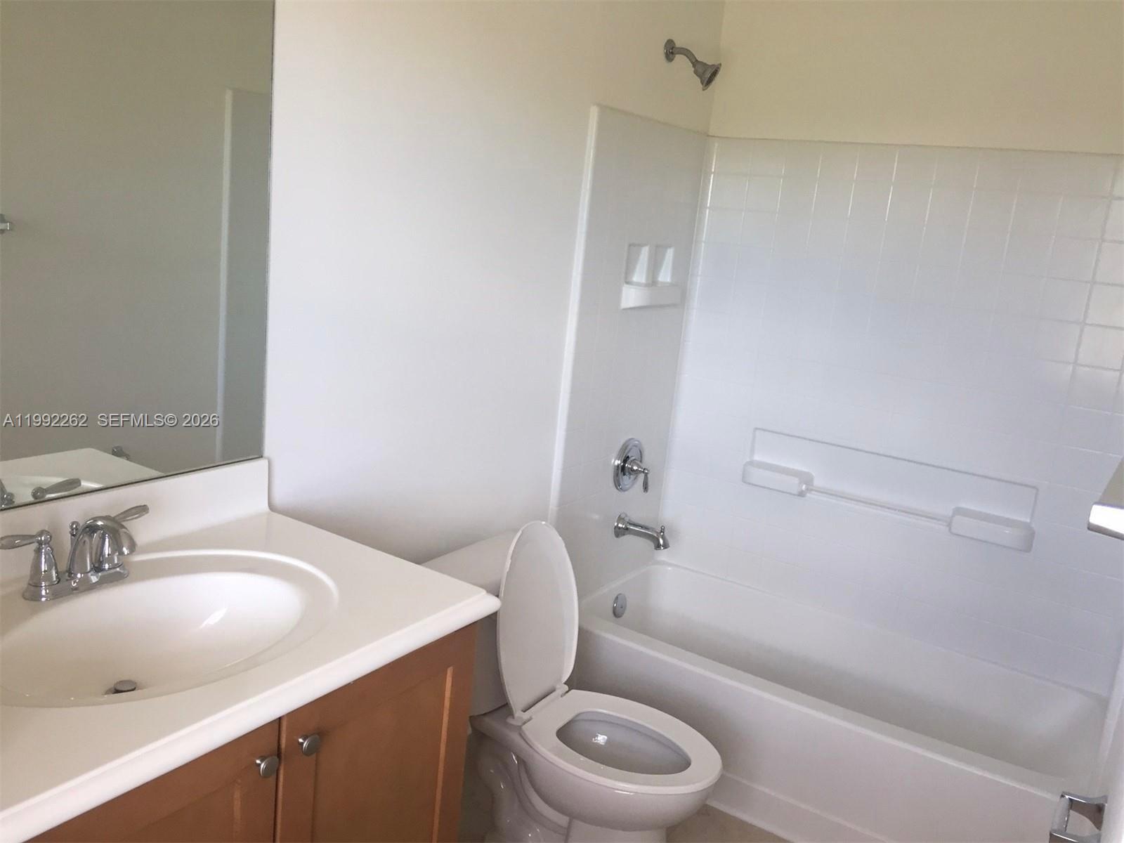 MANDARIN LAKES - Residential Lease