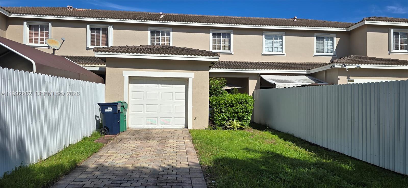 MANDARIN LAKES - Residential Lease