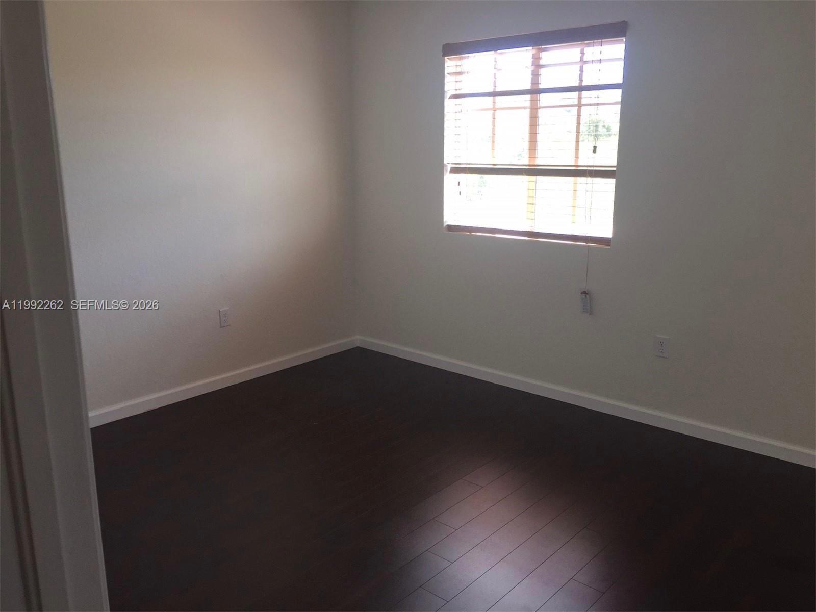 MANDARIN LAKES - Residential Lease