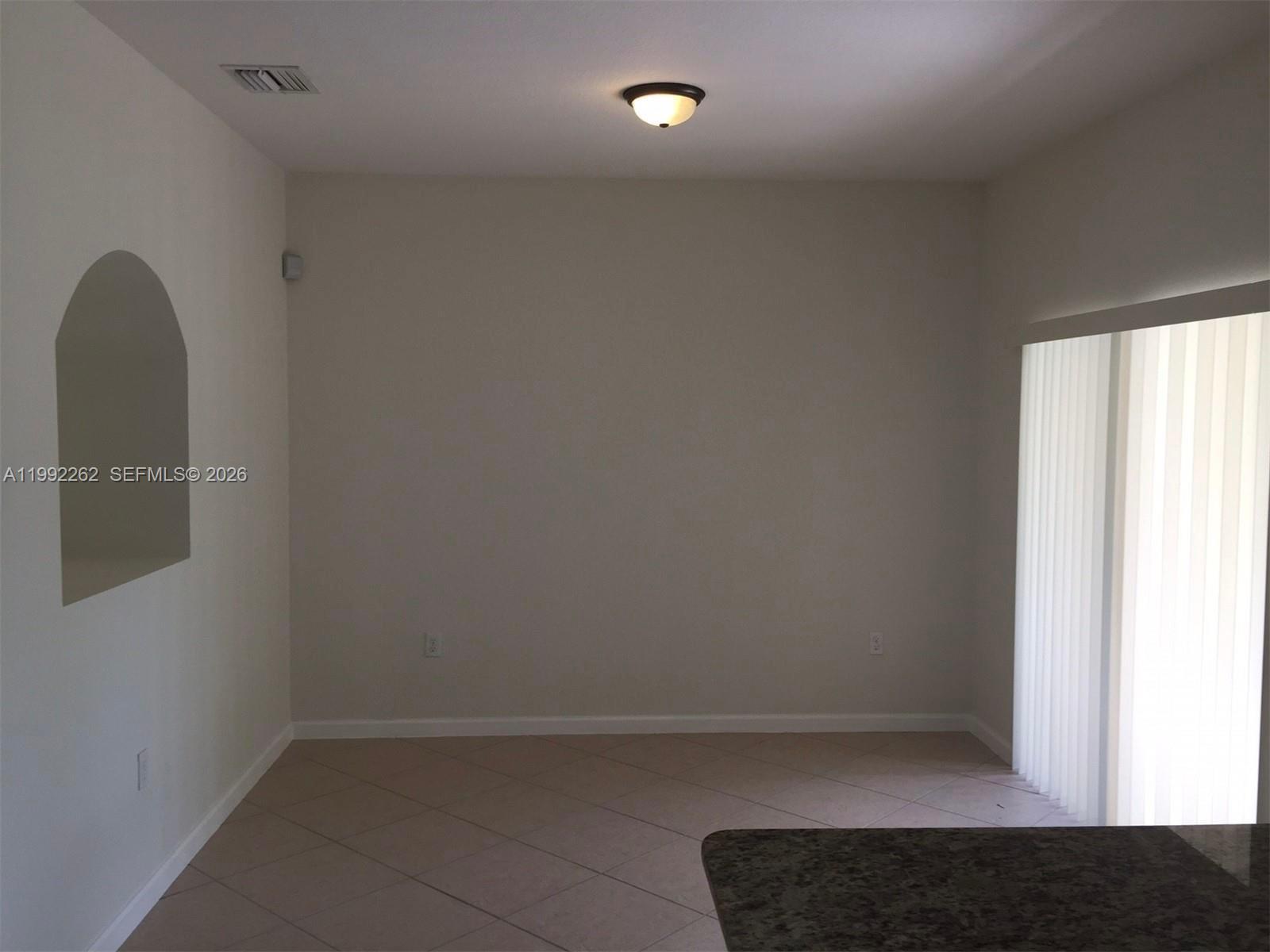MANDARIN LAKES - Residential Lease