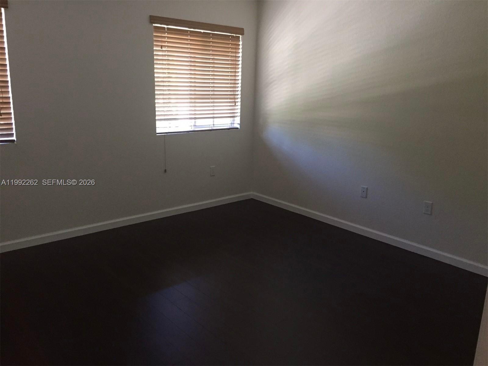 MANDARIN LAKES - Residential Lease