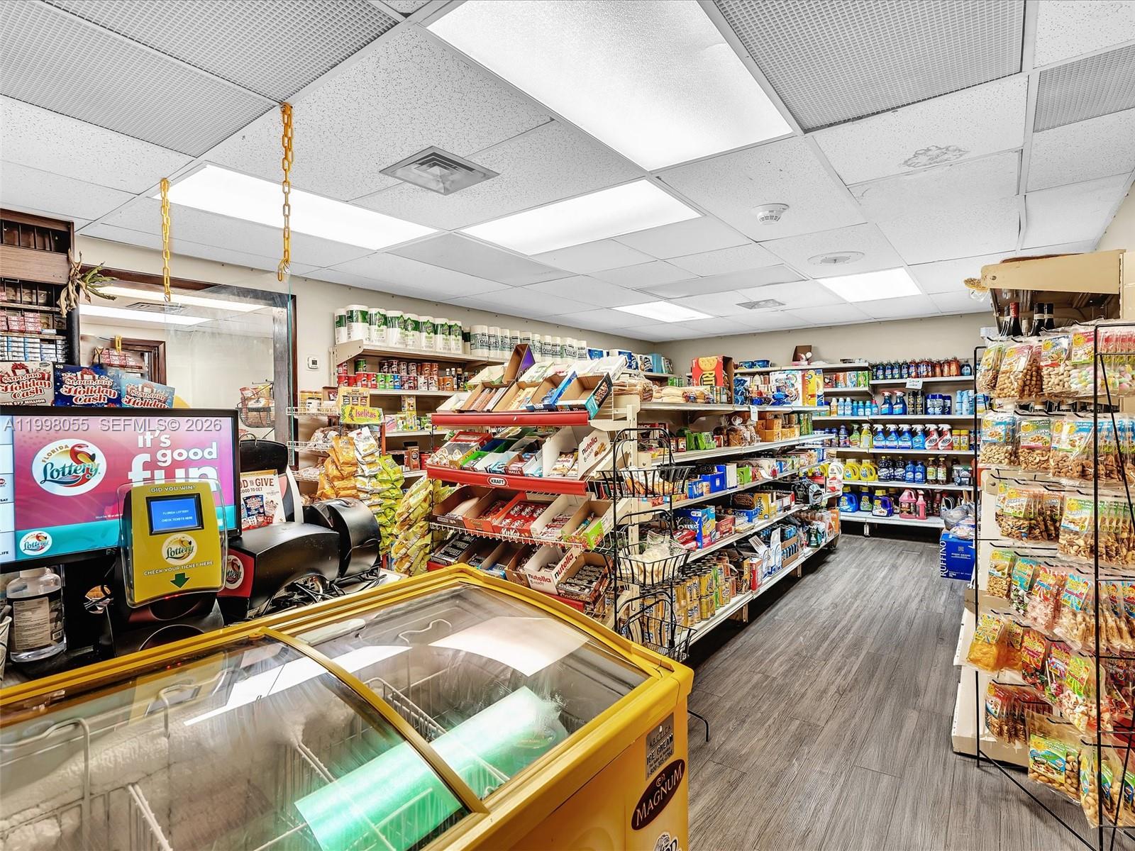 ARLEN HOUSE WEST CONDO - Residential