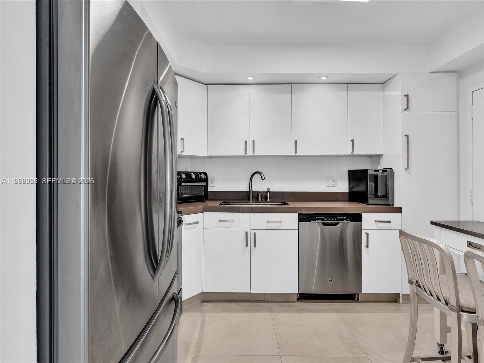 ARLEN HOUSE WEST CONDO - Residential