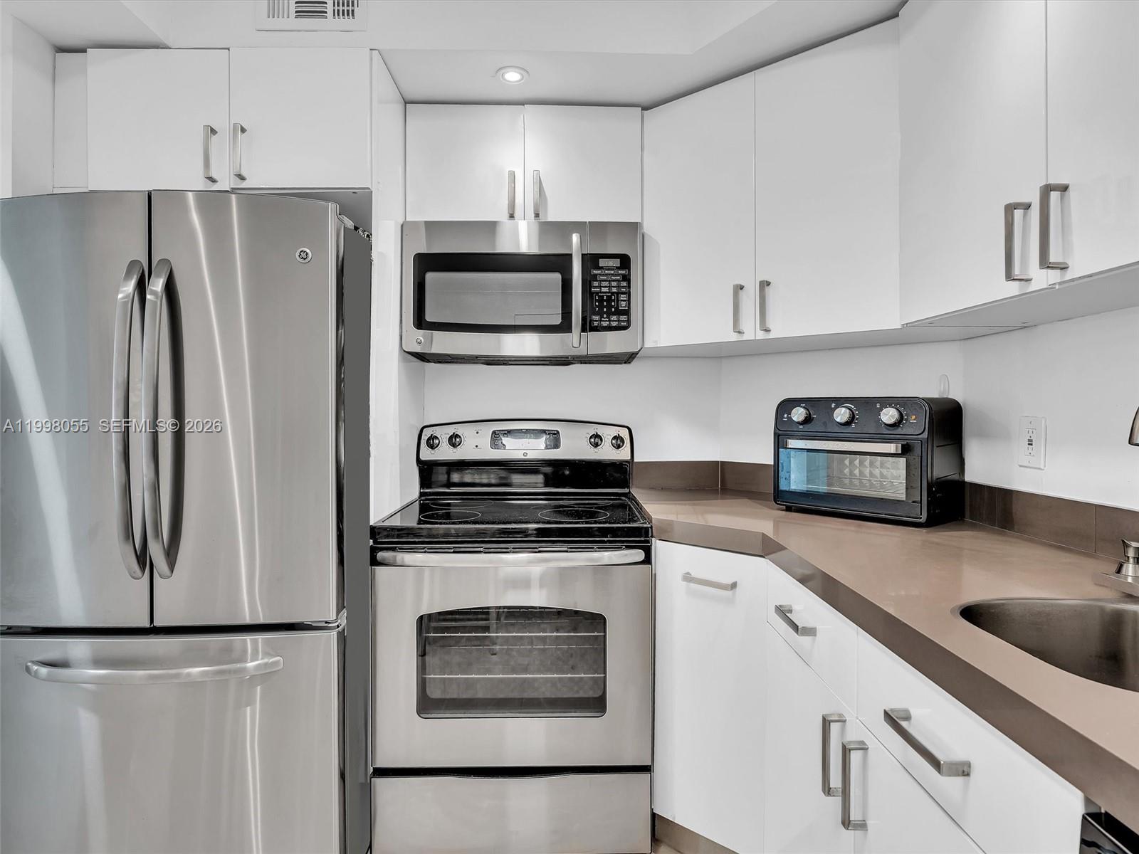 ARLEN HOUSE WEST CONDO - Residential