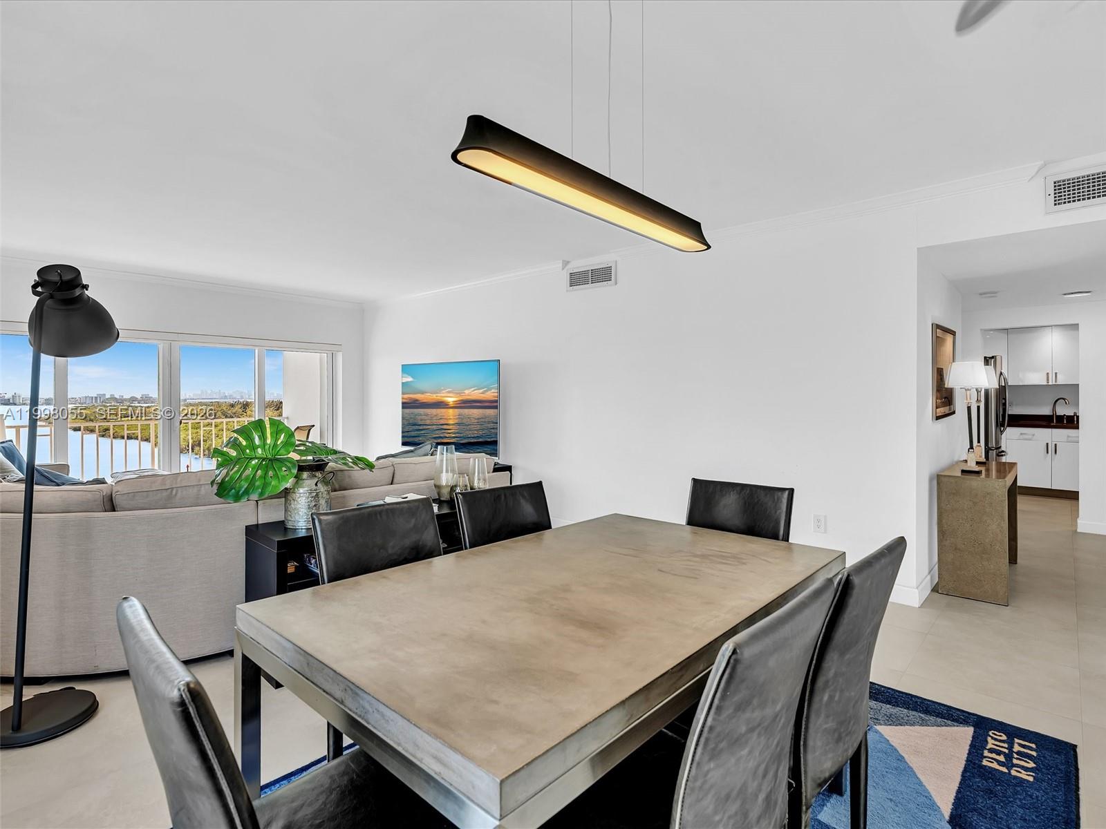 ARLEN HOUSE WEST CONDO - Residential