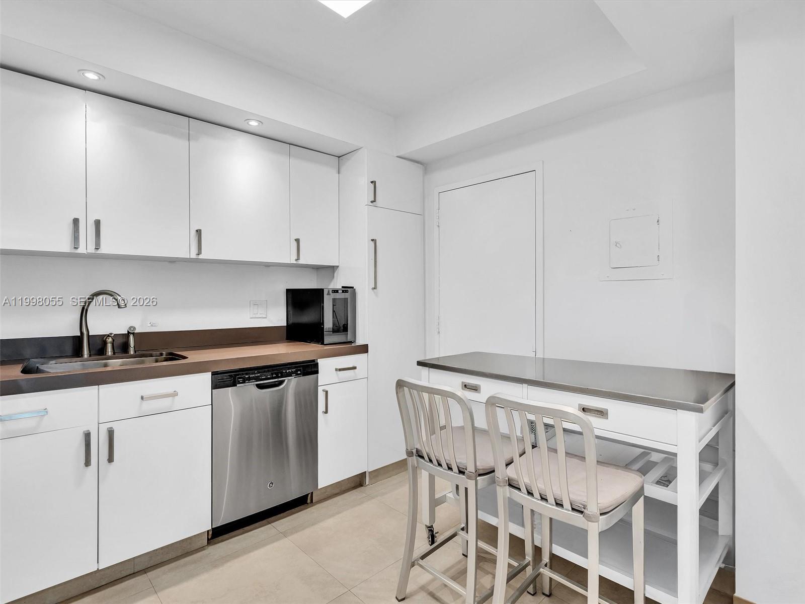 ARLEN HOUSE WEST CONDO - Residential