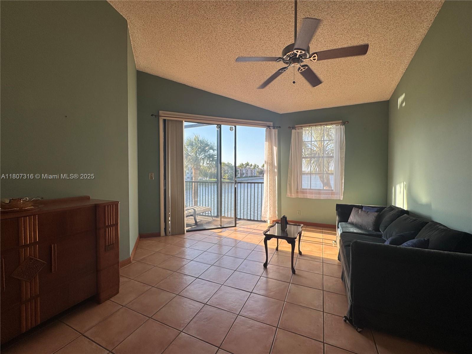 CELEBRATION POINT CONDO N - Residential