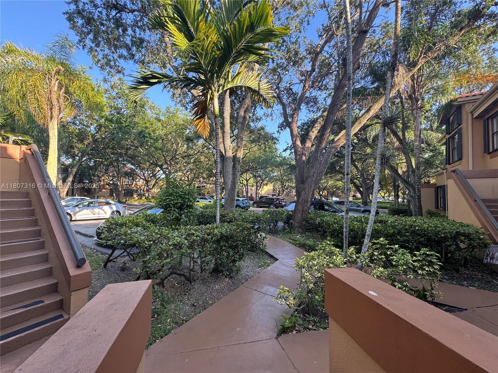 CELEBRATION POINT CONDO N - Residential