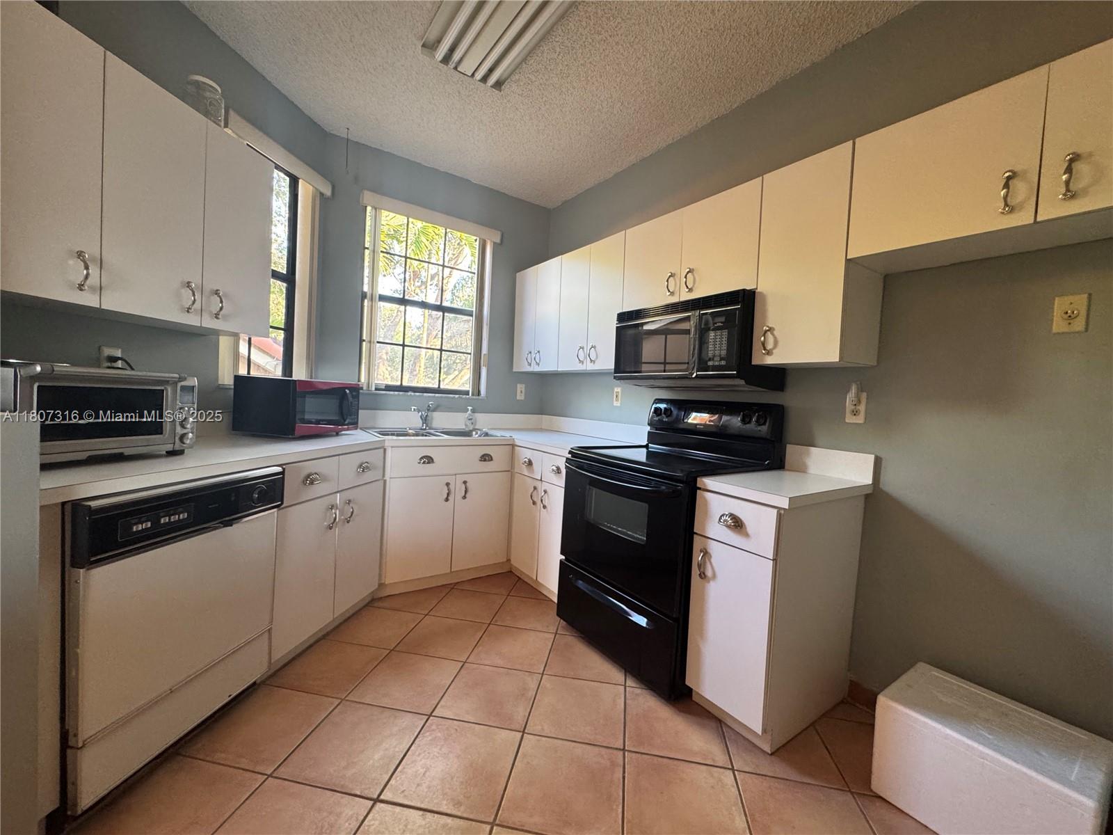 CELEBRATION POINT CONDO N - Residential