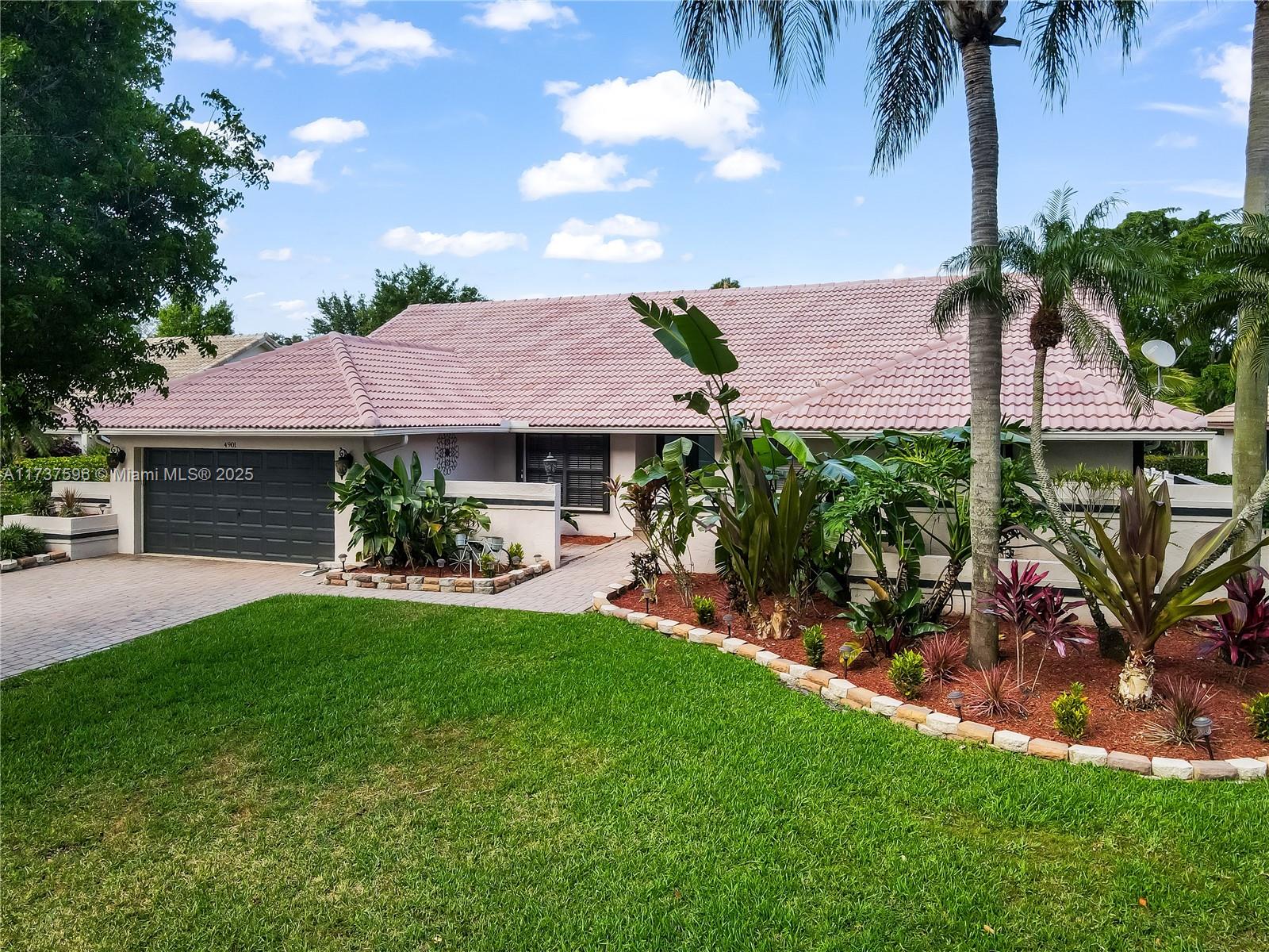 4901 NW 89th Ter