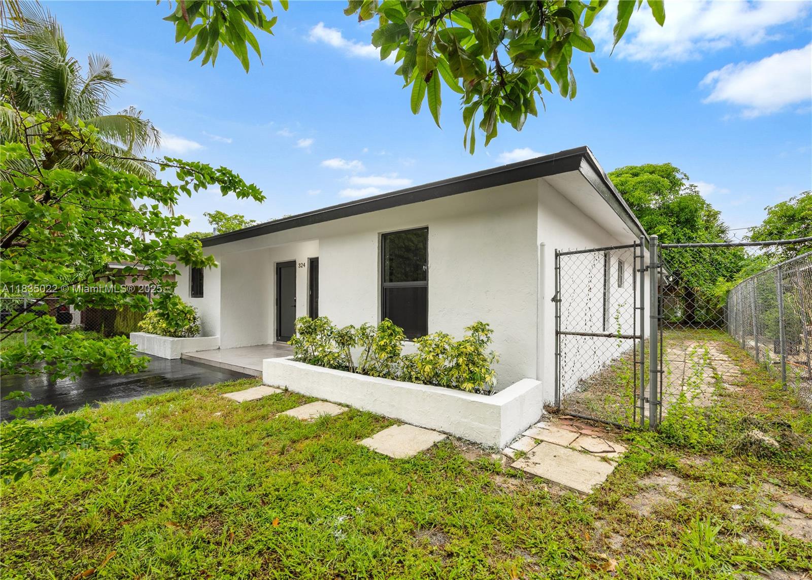 324 Sterling Ave