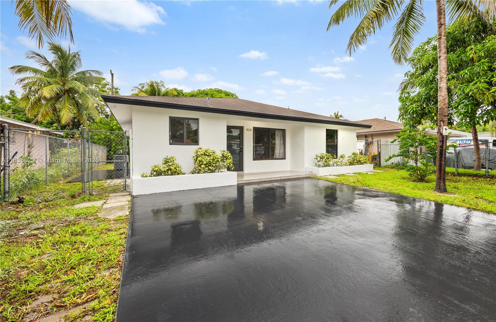 324 Sterling Ave