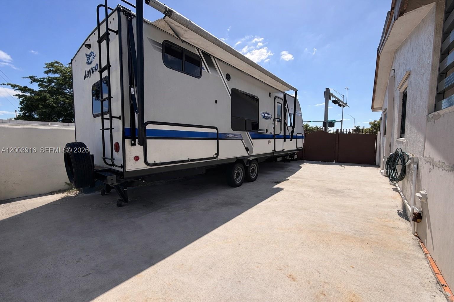 ROYALE GREEN SEC FOUR - Residential