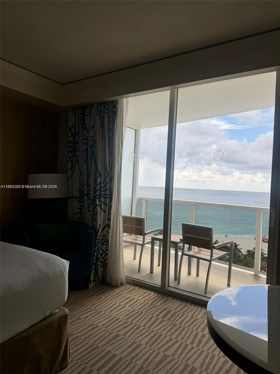 18001 Collins Ave 612