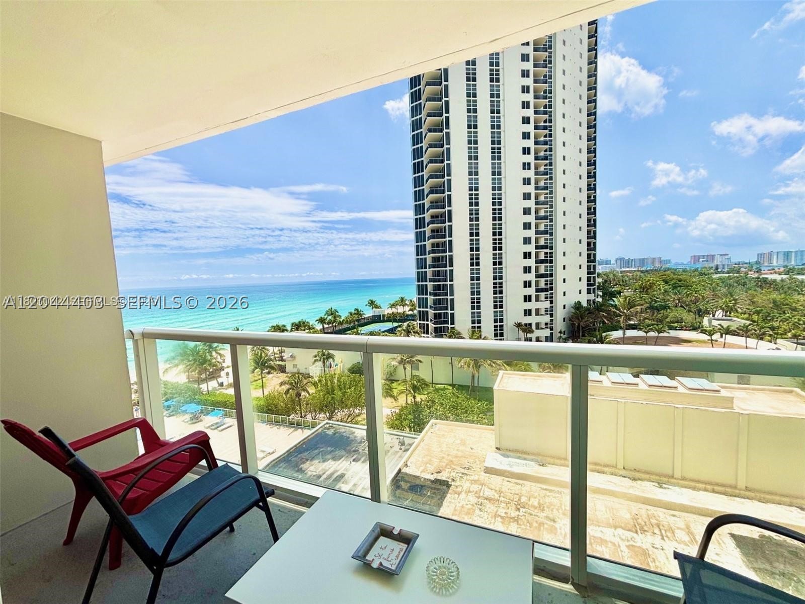 19201 Collins Ave 606