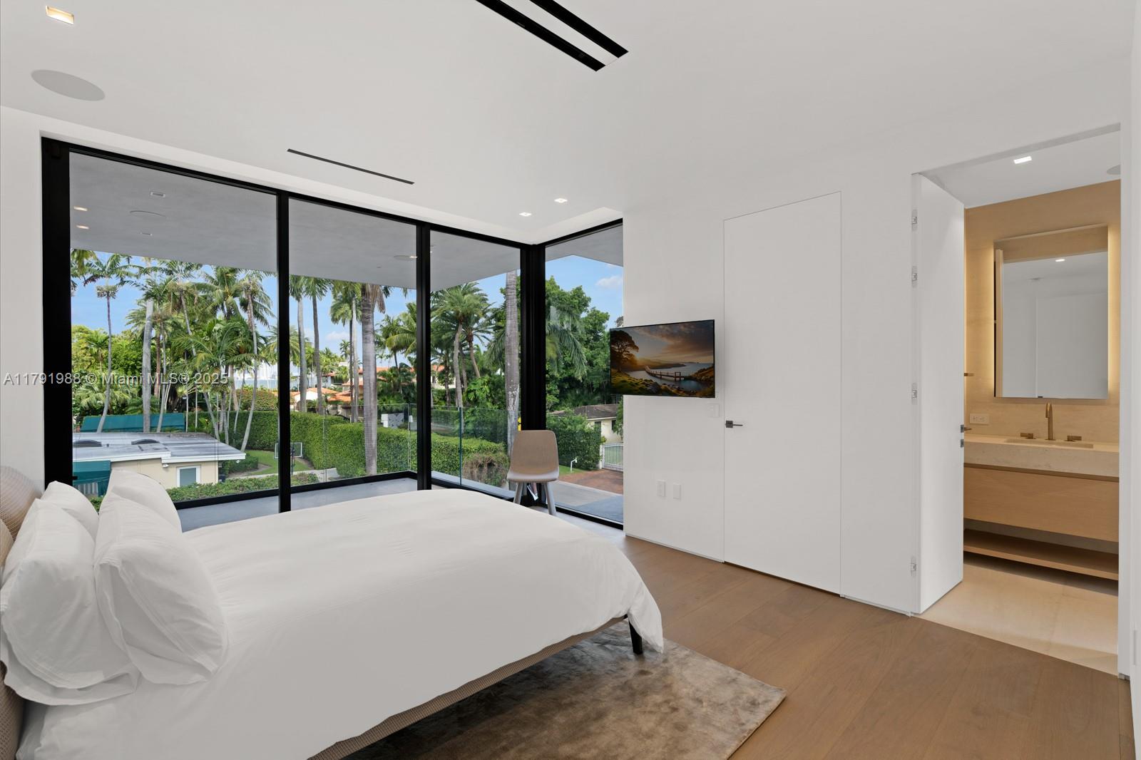 SUNSET ISLANDS ISLAND NO 2 - Residential