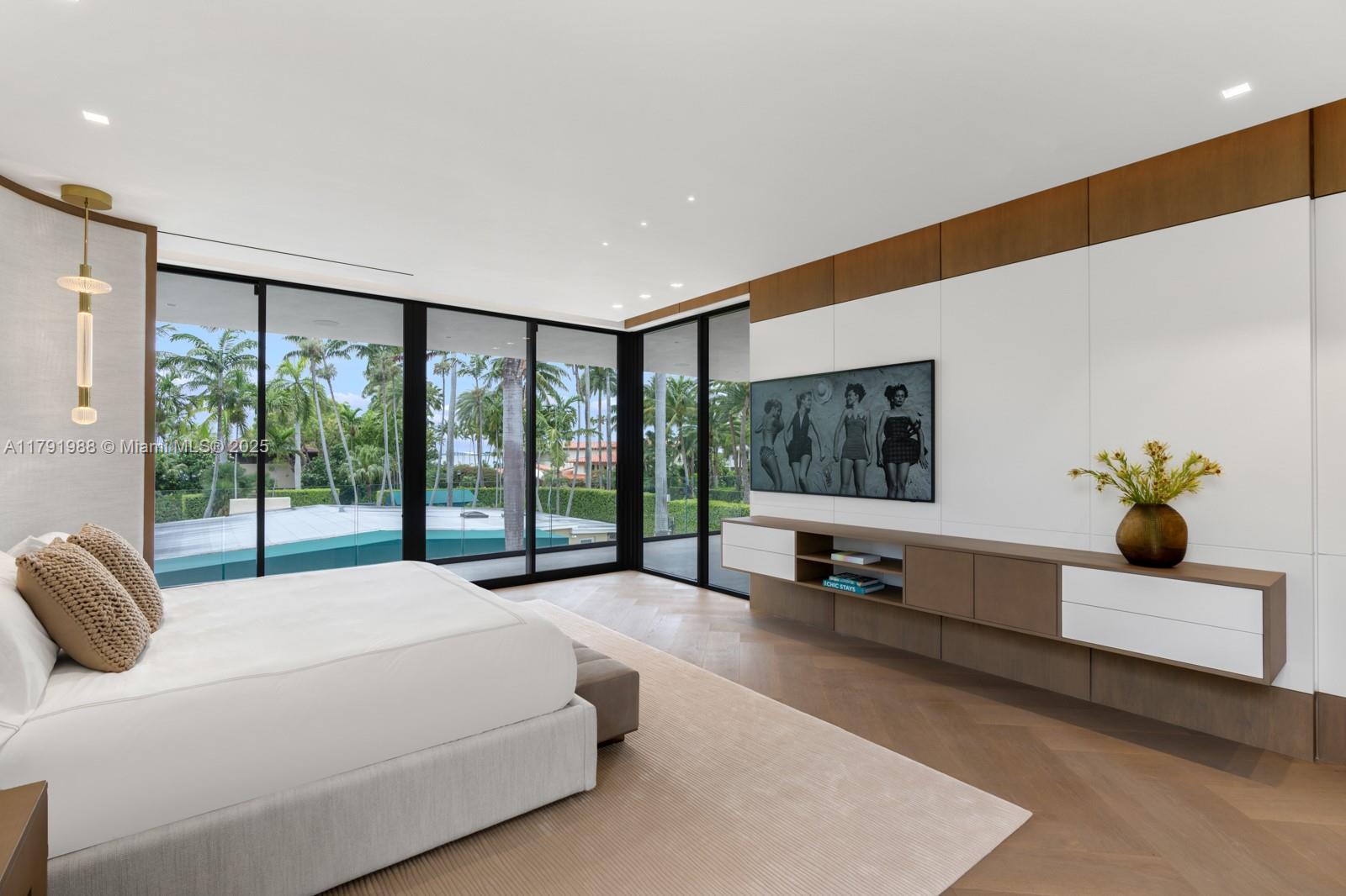 SUNSET ISLANDS ISLAND NO 2 - Residential