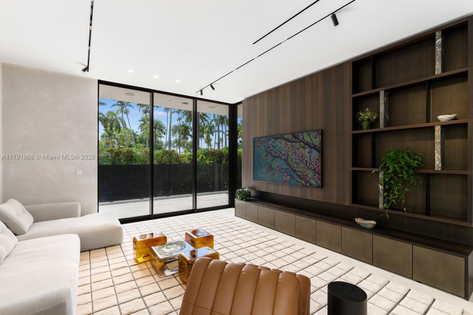 SUNSET ISLANDS ISLAND NO 2 - Residential