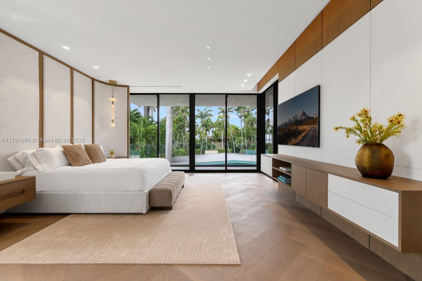 SUNSET ISLANDS ISLAND NO 2 - Residential
