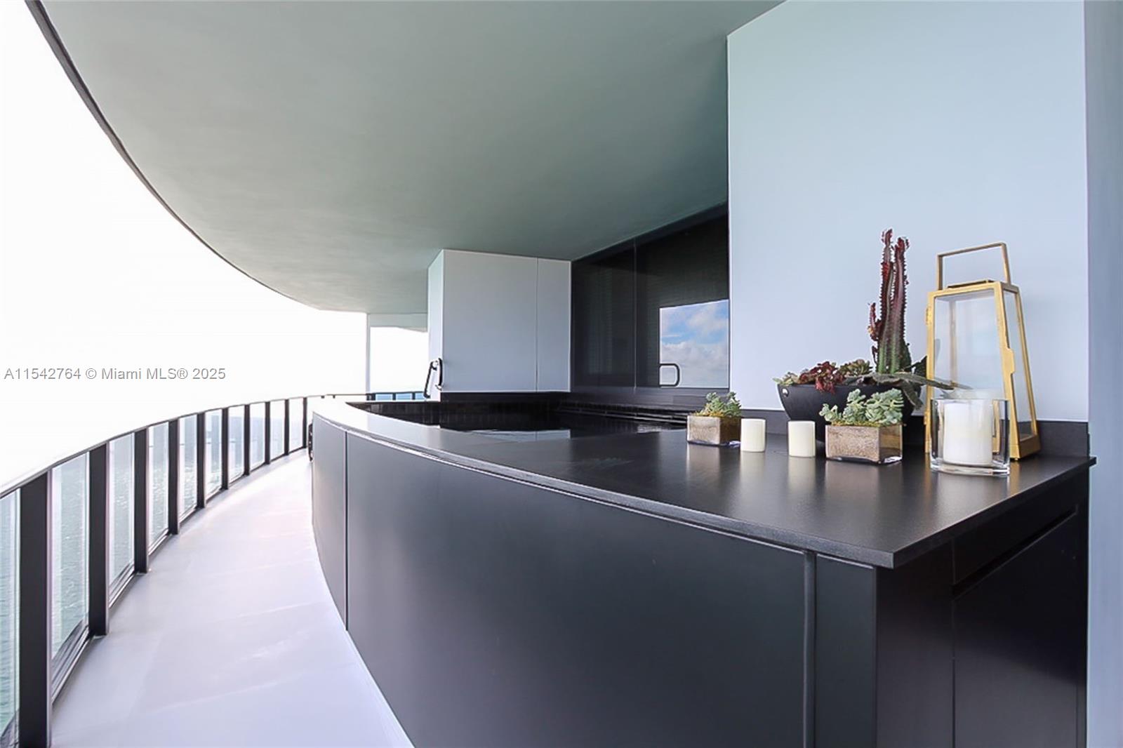 18555 COLLINS AVENUE COND - Residential
