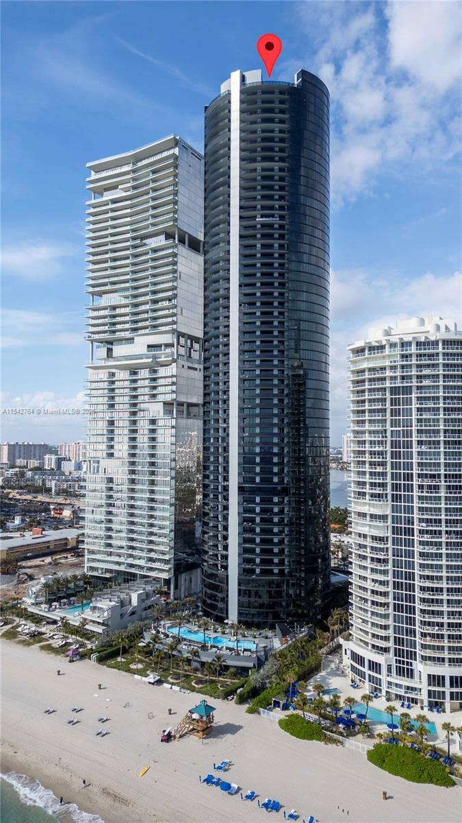 18555 COLLINS AVENUE COND - Residential