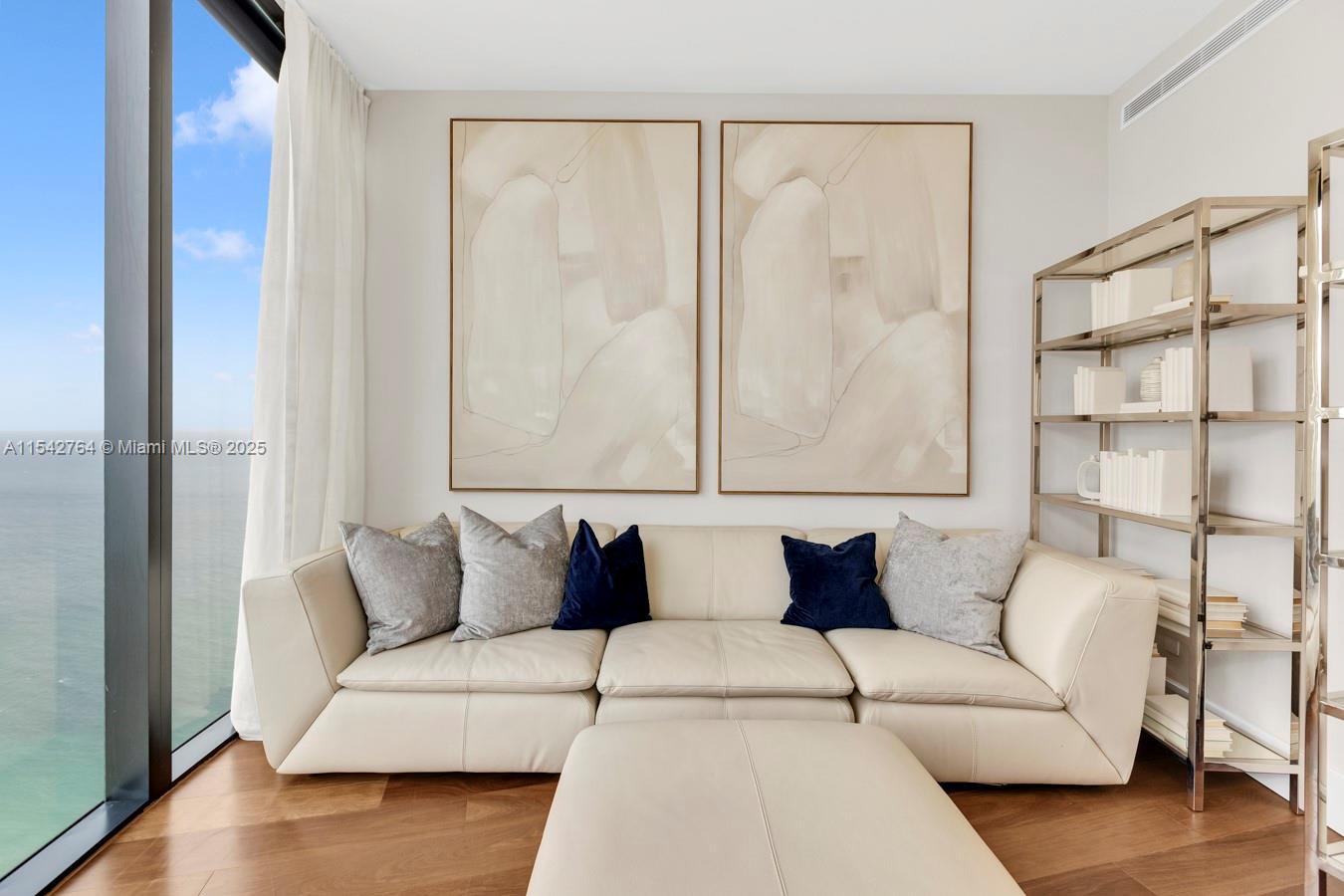 18555 COLLINS AVENUE COND - Residential