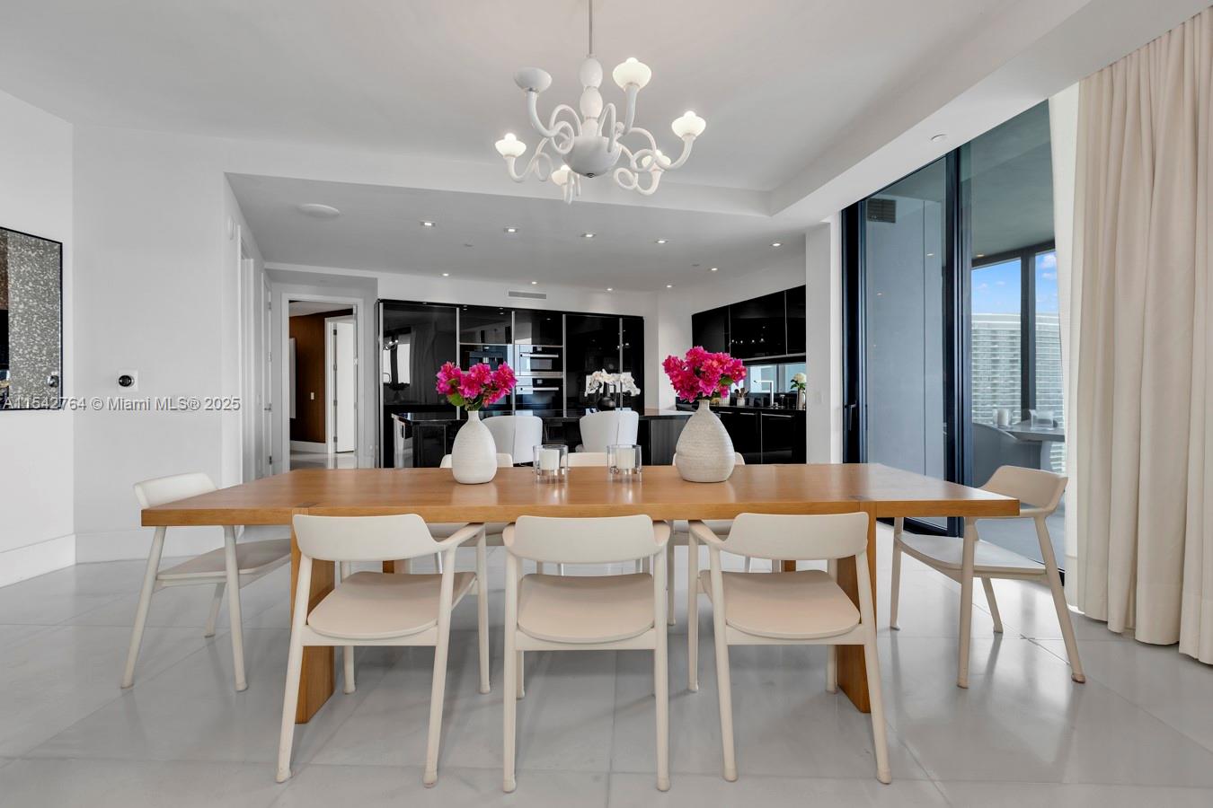 18555 COLLINS AVENUE COND - Residential