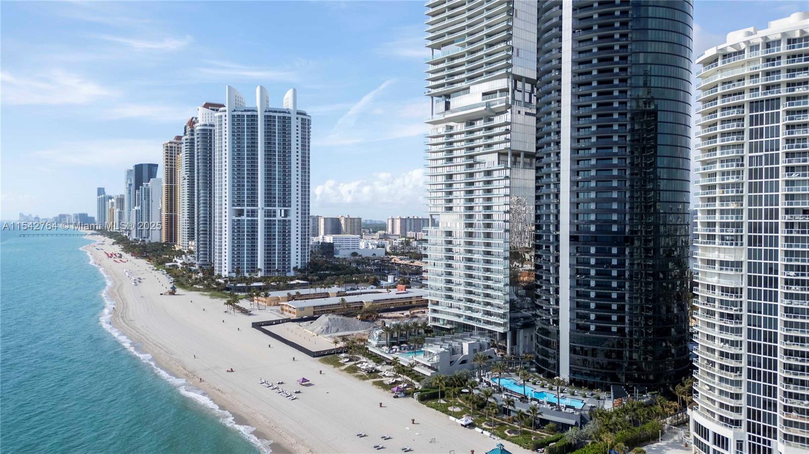 18555 COLLINS AVENUE COND - Residential