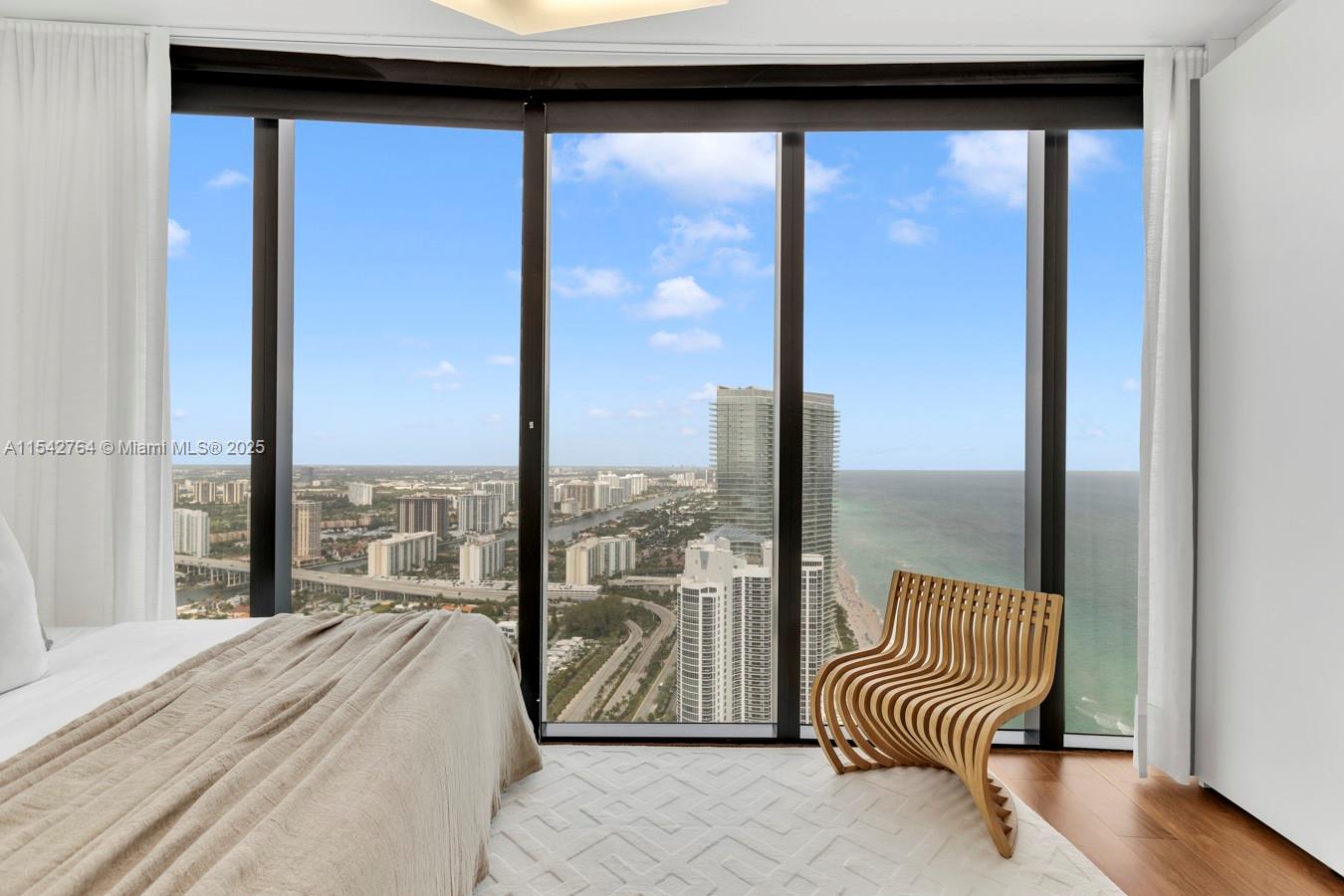 18555 COLLINS AVENUE COND - Residential