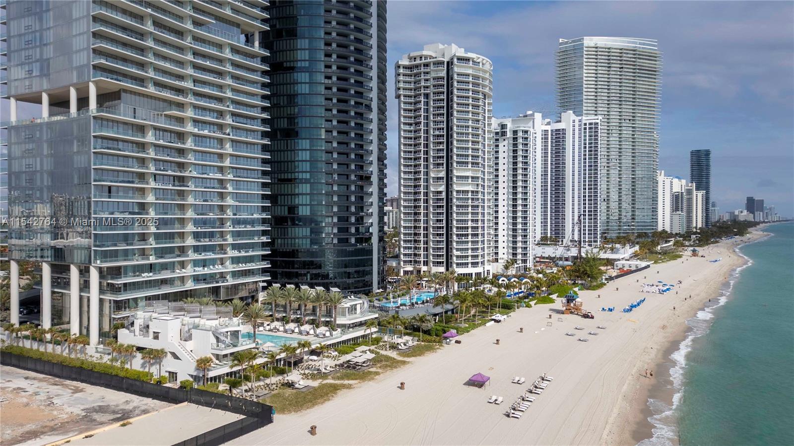 18555 COLLINS AVENUE COND - Residential