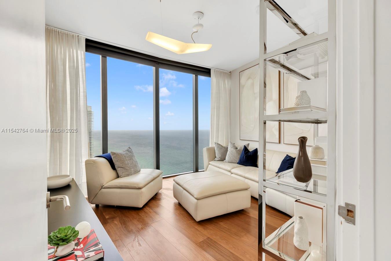 18555 COLLINS AVENUE COND - Residential