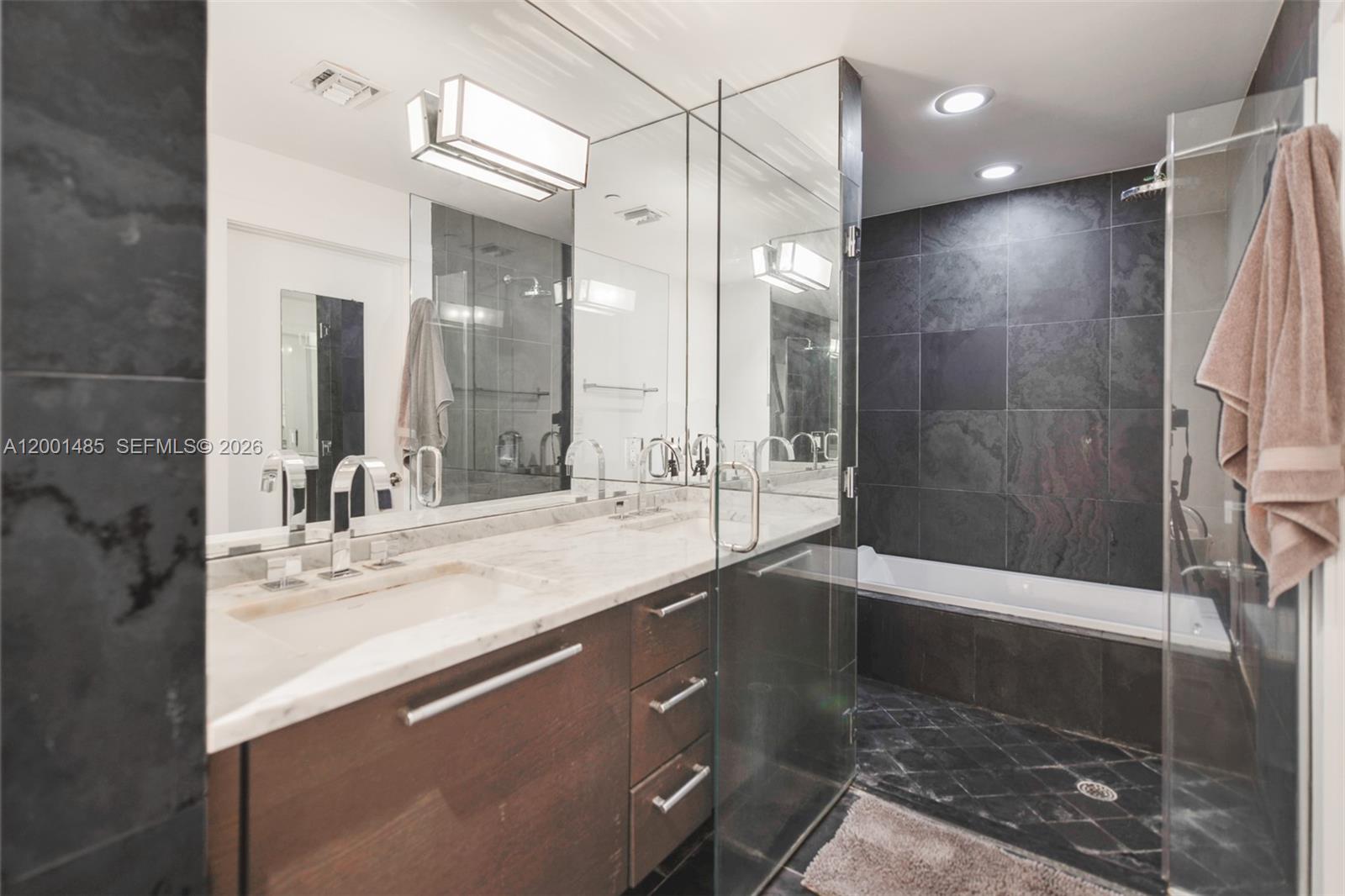 900 BISCAYNE BAY CONDO - Residential Lease