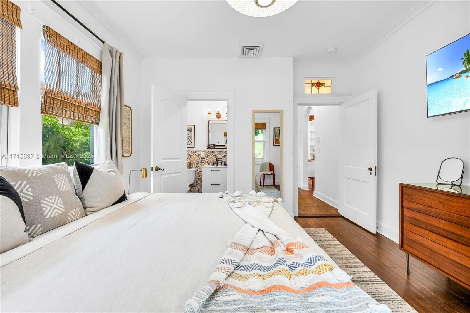 FLAMINGO PARK - Residential Lease