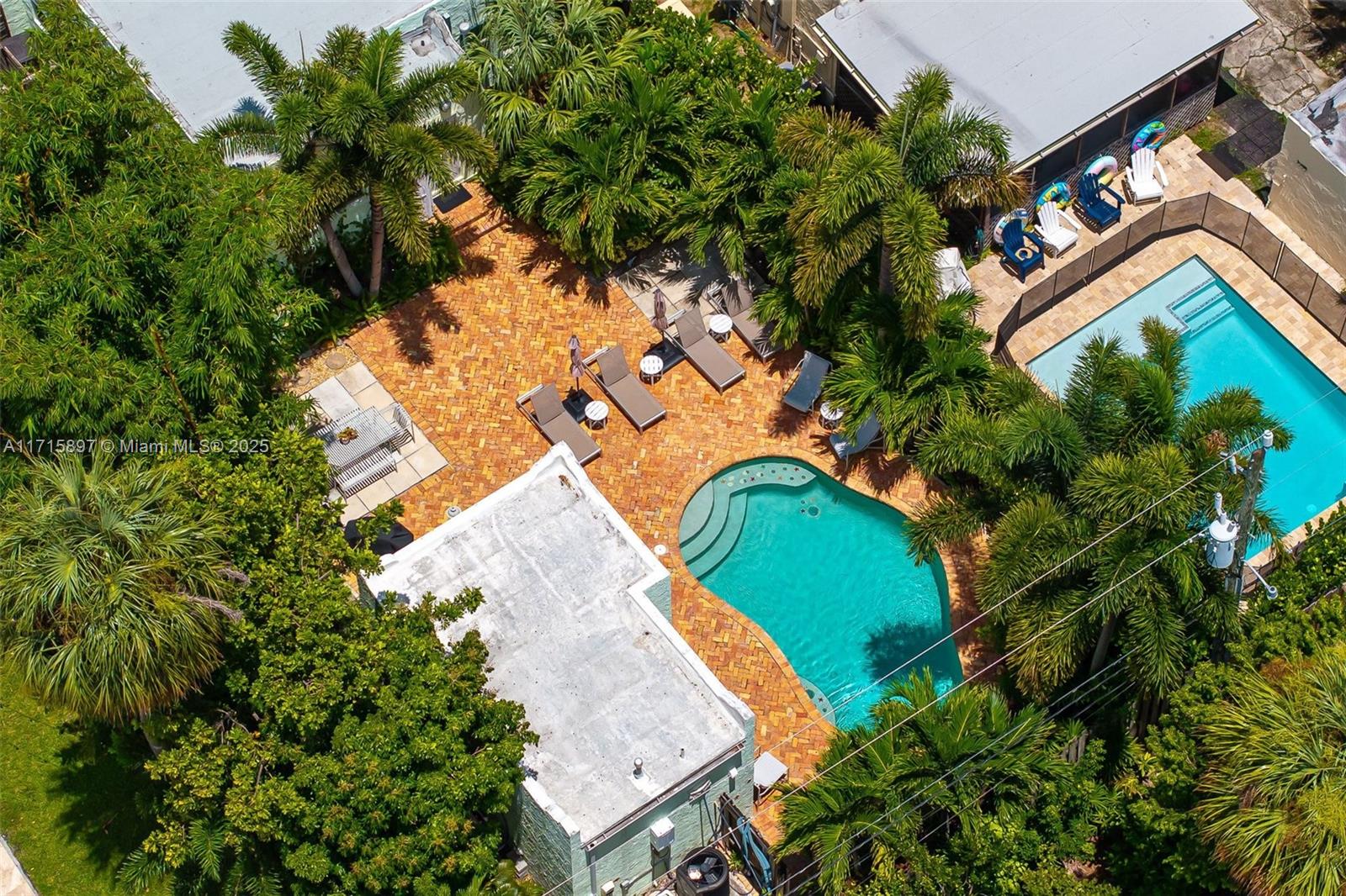 FLAMINGO PARK - Residential Lease