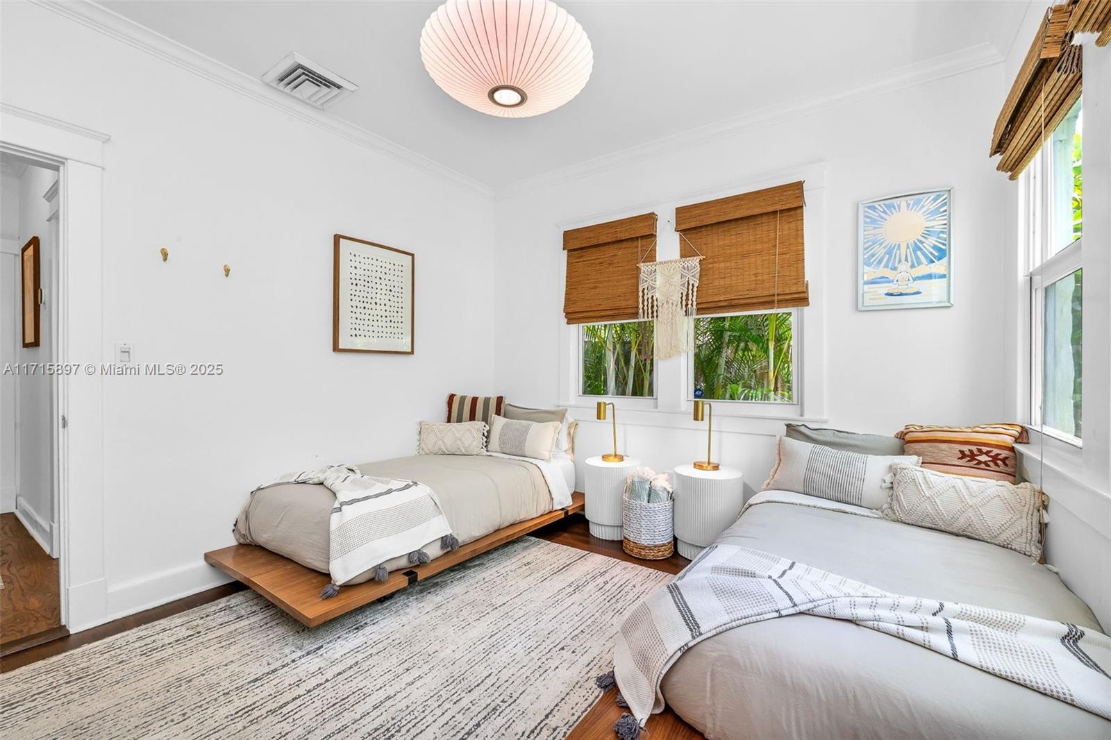 FLAMINGO PARK - Residential Lease