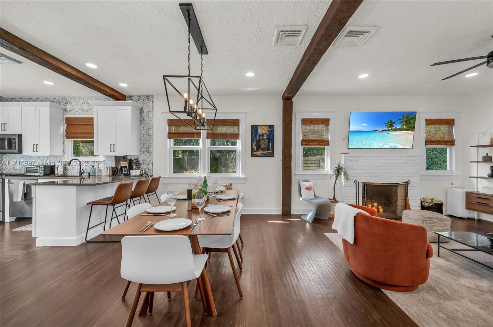 FLAMINGO PARK - Residential Lease