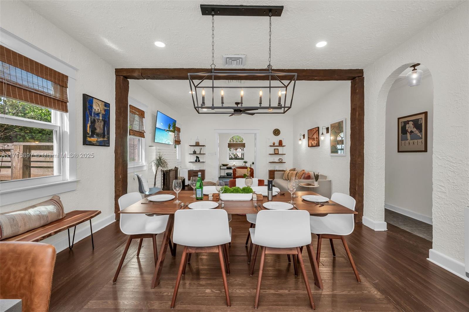 FLAMINGO PARK - Residential Lease