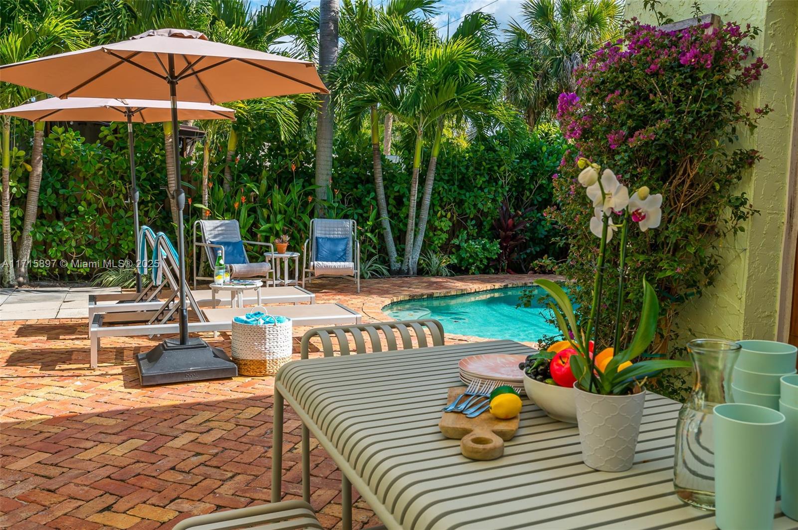FLAMINGO PARK - Residential Lease