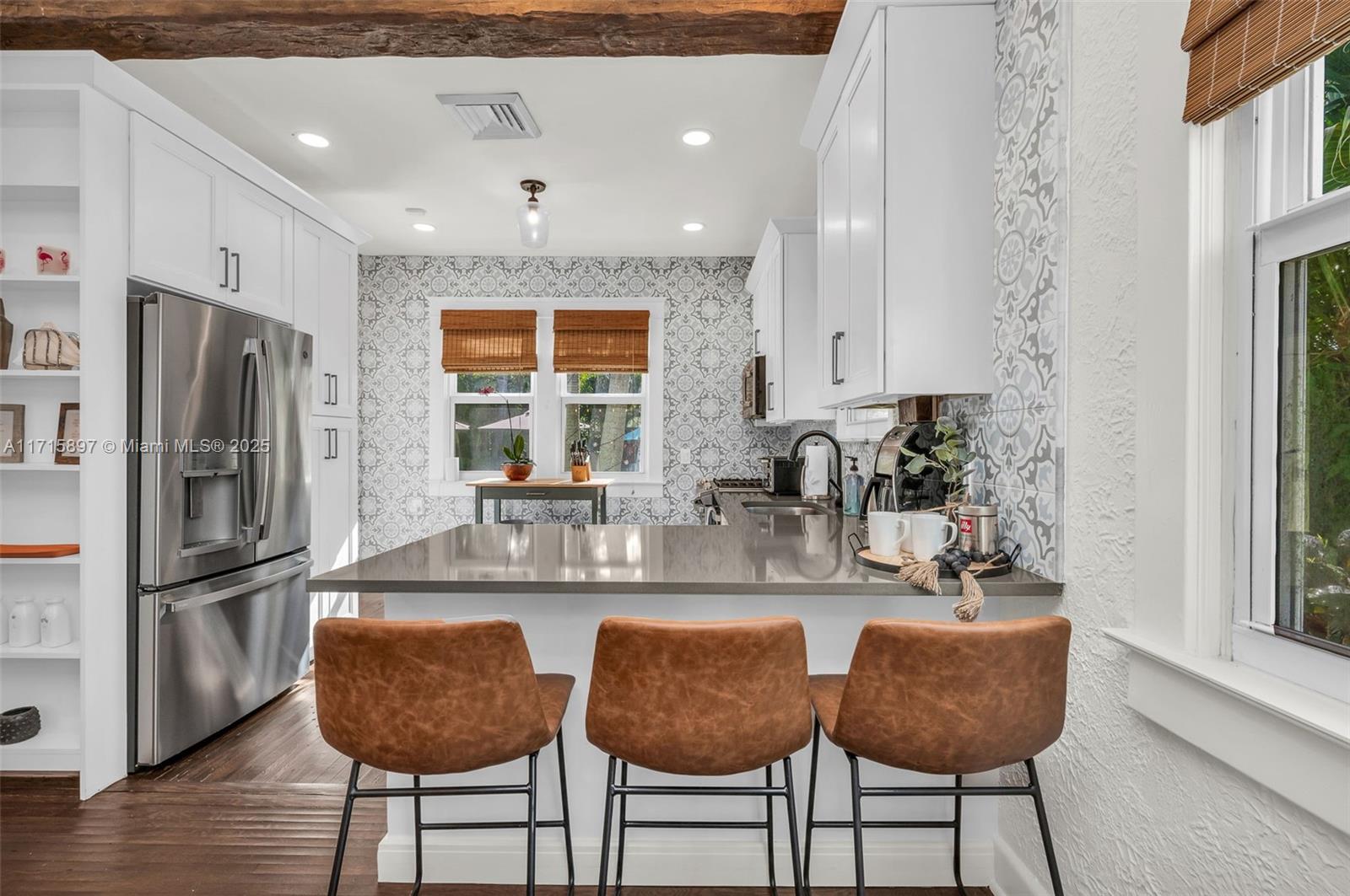 FLAMINGO PARK - Residential Lease