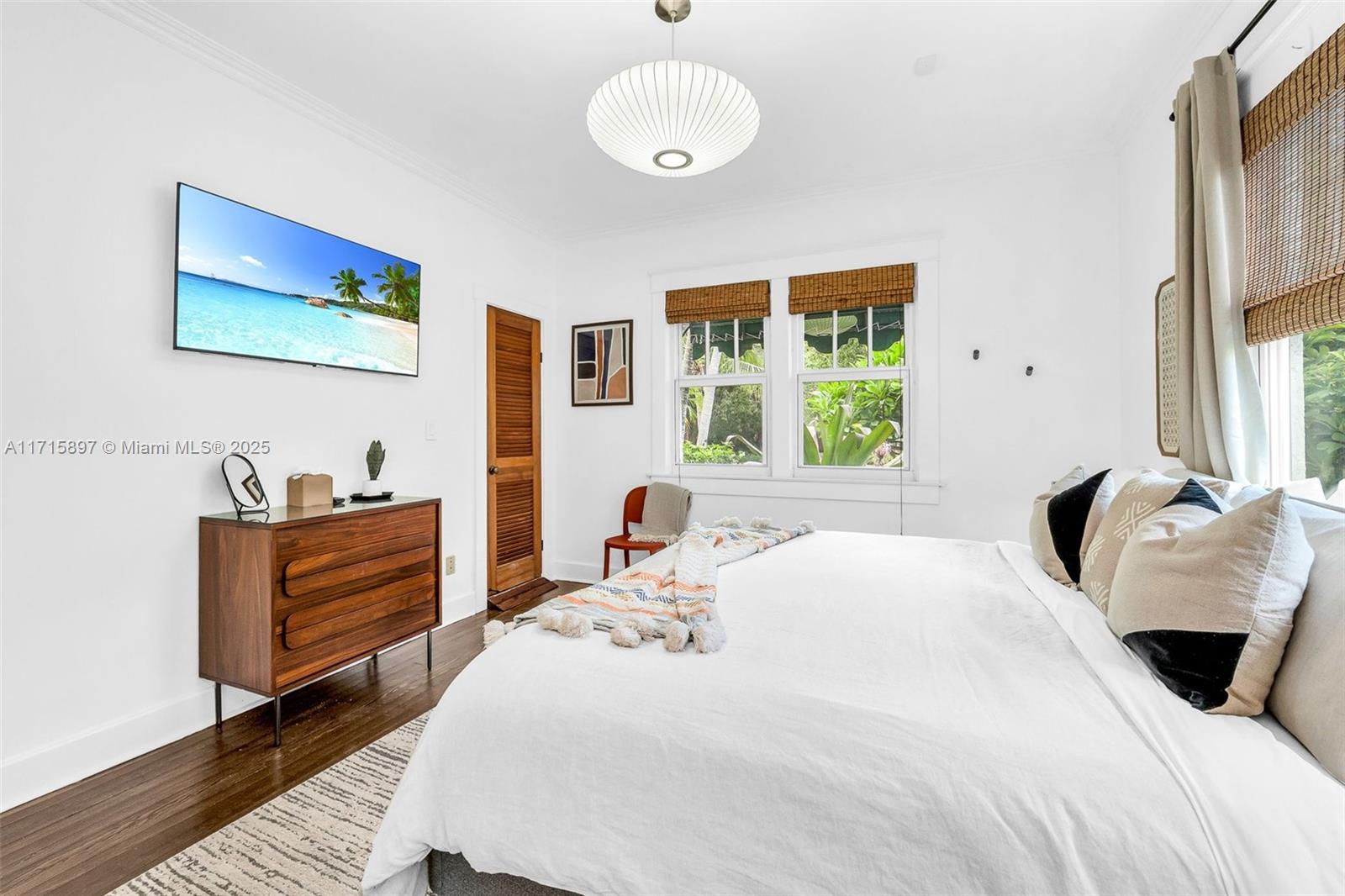 FLAMINGO PARK - Residential Lease