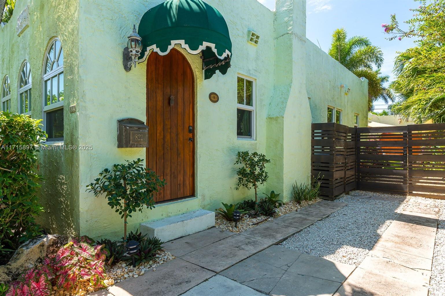 FLAMINGO PARK - Residential Lease