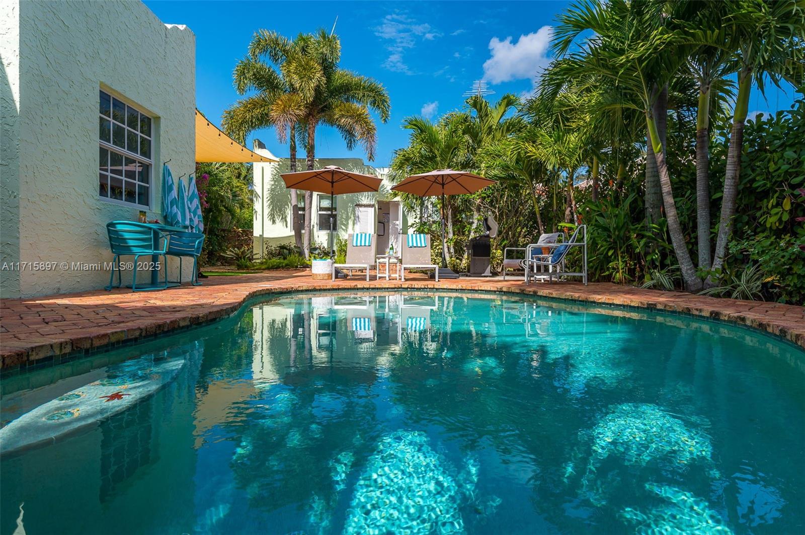 FLAMINGO PARK - Residential Lease