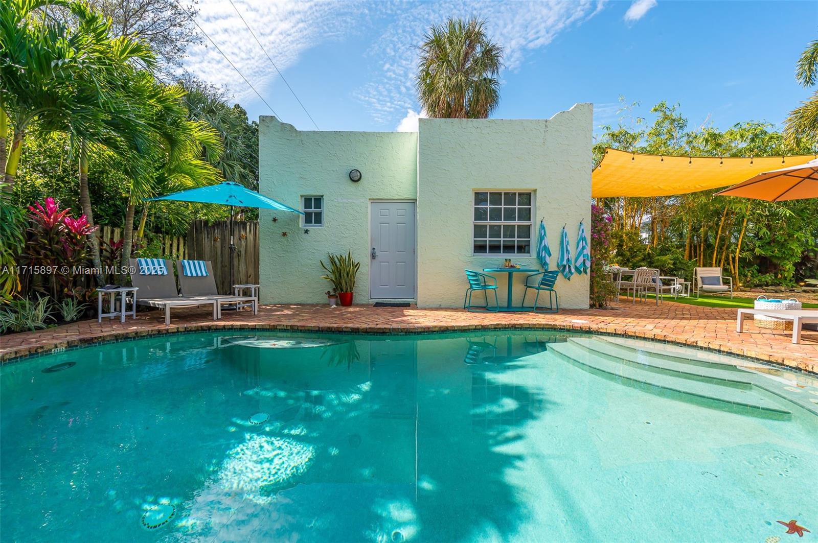 FLAMINGO PARK - Residential Lease