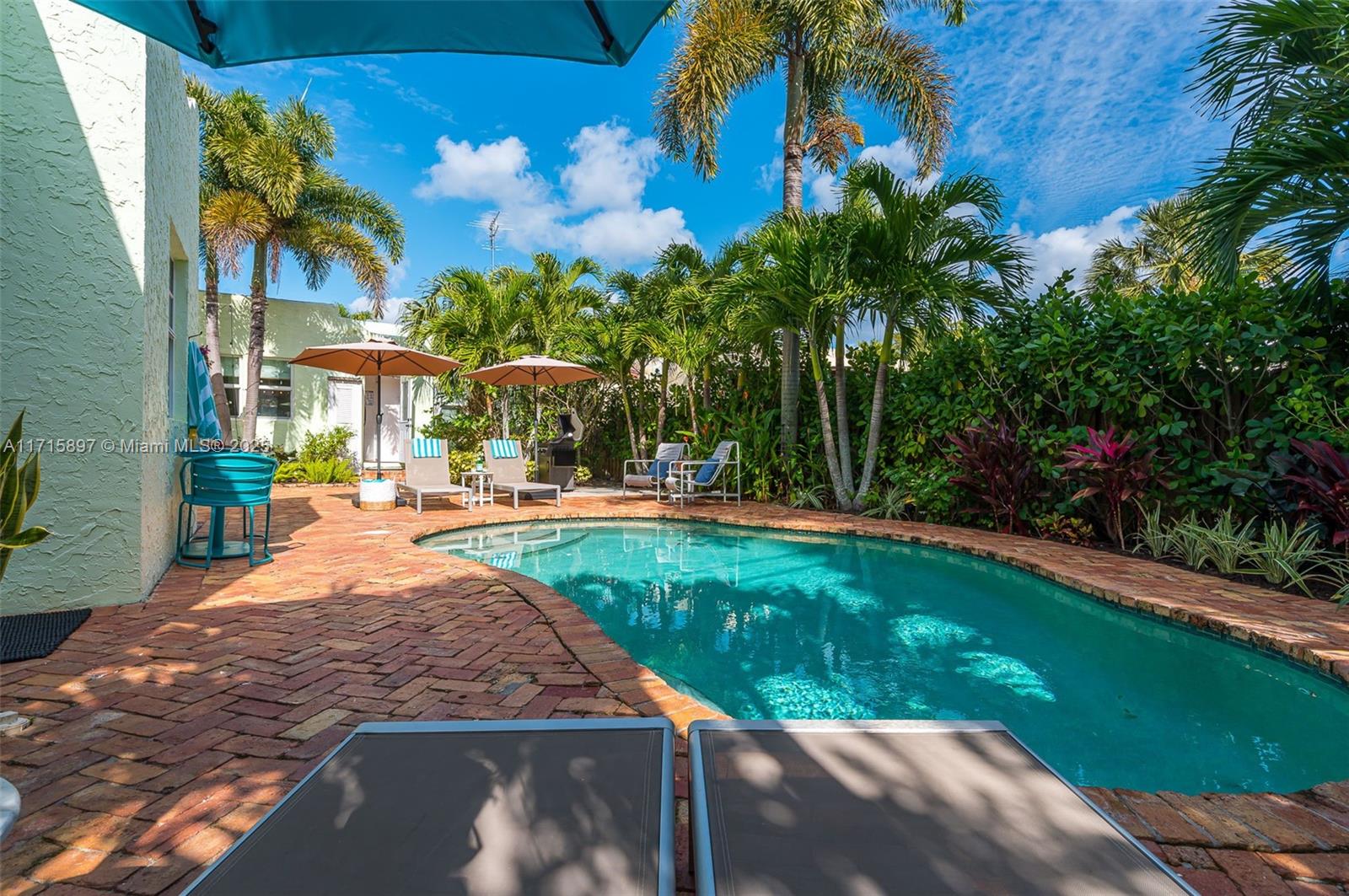 FLAMINGO PARK - Residential Lease