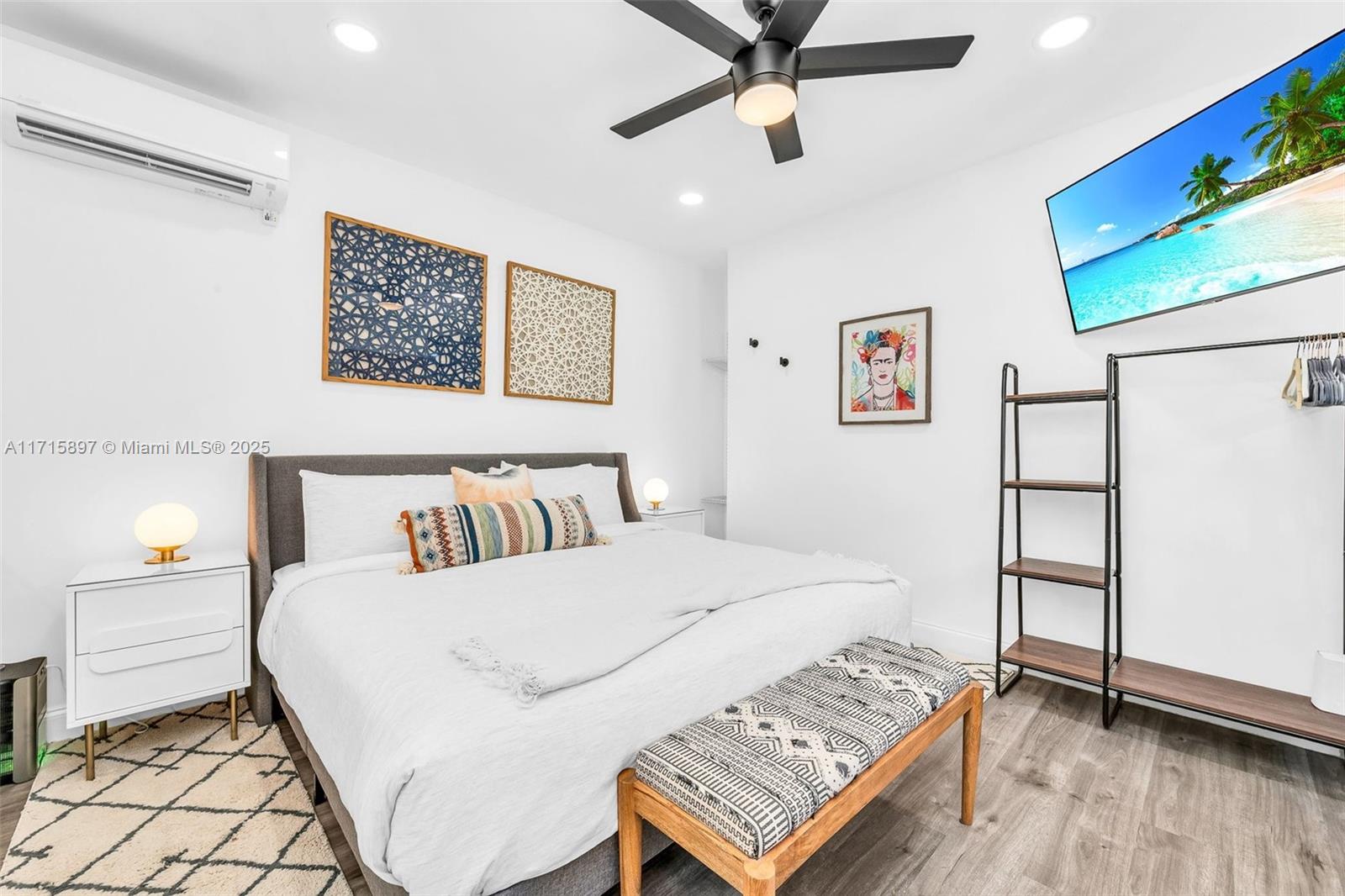 FLAMINGO PARK - Residential Lease