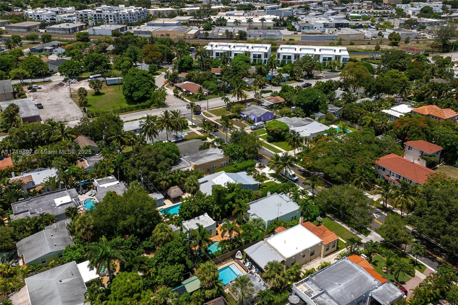 FLAMINGO PARK - Residential Lease