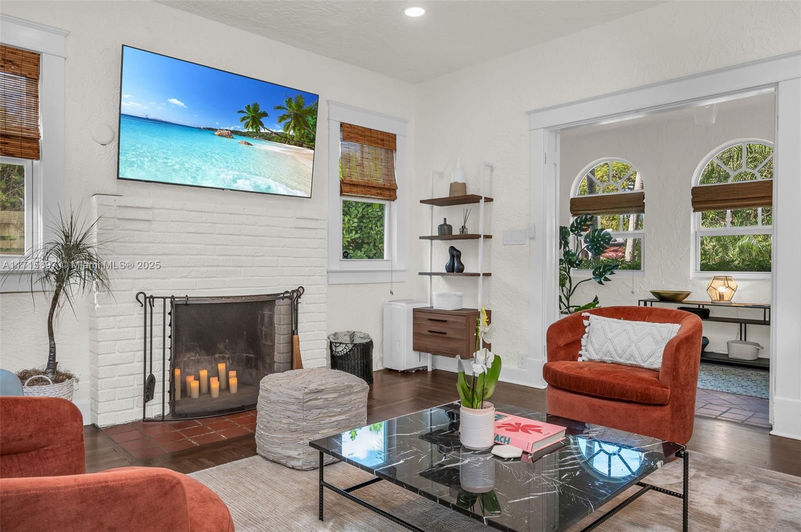 FLAMINGO PARK - Residential Lease