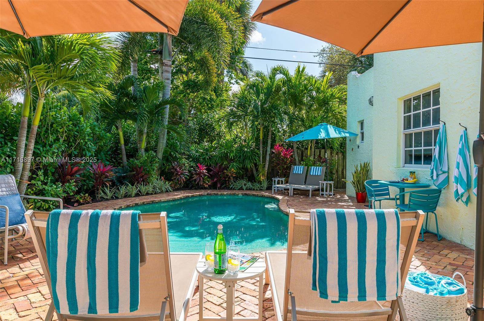FLAMINGO PARK - Residential Lease